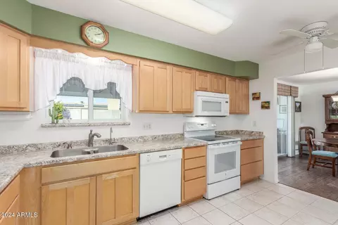 6424 E Dallas St, Mesa, AZ 85205 photo 9