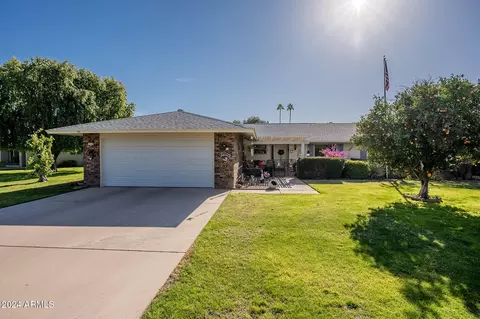 9725 W Oak Ridge Dr, Sun City, AZ 85351