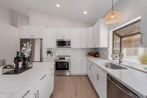 10705 E Champagne Dr, Sun Lakes, AZ 85248