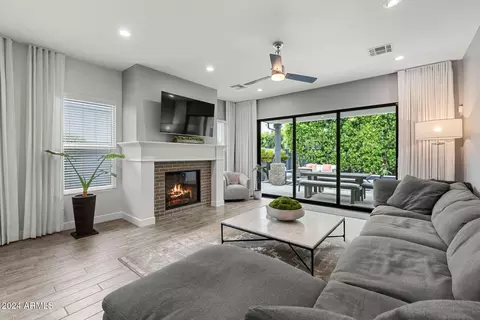 3837 E Crittenden Ln, Phoenix, AZ 85018 photo 9