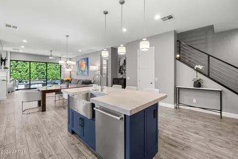 3837 E Crittenden Ln, Phoenix, AZ 85018 photo 6