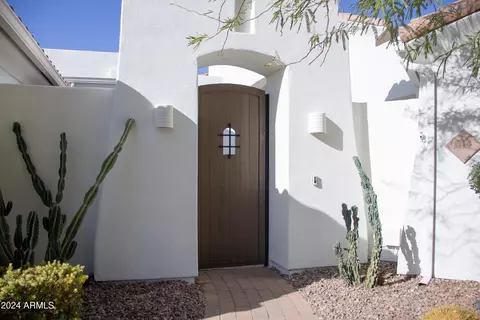 744 E County Down Dr, Chandler, AZ 85249 photo 4