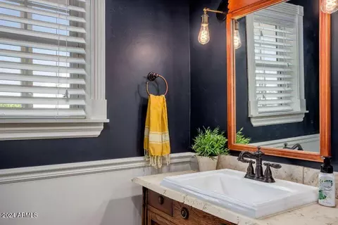 Bath - 2506 E Melrose St, Gilbert, AZ 85297 photo 5 of 7