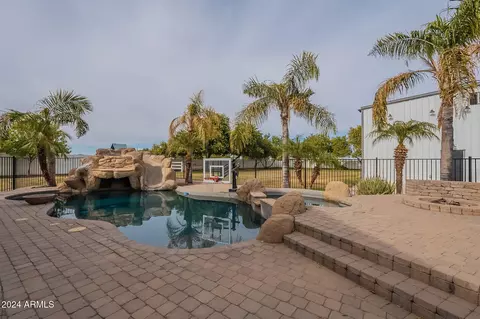 Exterior - 2506 E Melrose St, Gilbert, AZ 85297 photo 9 of 11