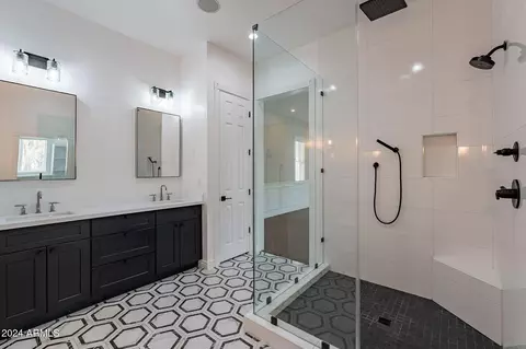 Bath - 2506 E Melrose St, Gilbert, AZ 85297 photo 1 of 7