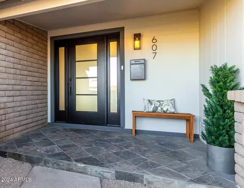 607 E Manhatton Dr, Tempe, AZ 85282 photo 4