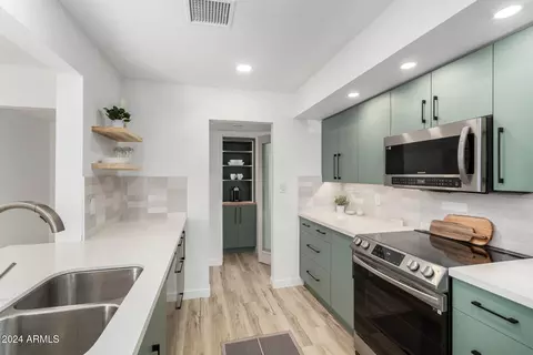 607 E Manhatton Dr, Tempe, AZ 85282 photo 22