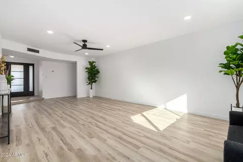 607 E Manhatton Dr, Tempe, AZ 85282 photo 16