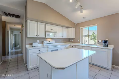 1483 S Nielson St, Gilbert, AZ 85296 photo 5