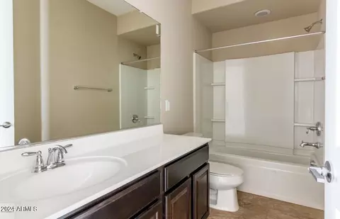 Bath - 9536 E Travertine Ave, Mesa, AZ 85212 photo 6 of 7