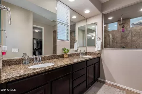 Bath - 9536 E Travertine Ave, Mesa, AZ 85212 photo 2 of 7