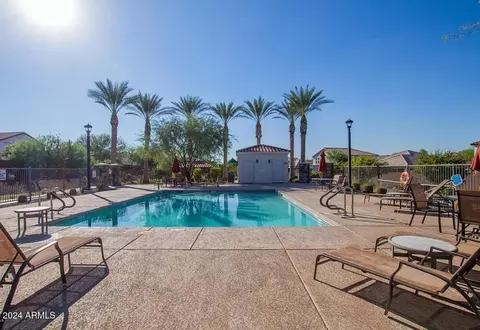 842 E Beverly Rd, Phoenix, AZ 85042 photo 2