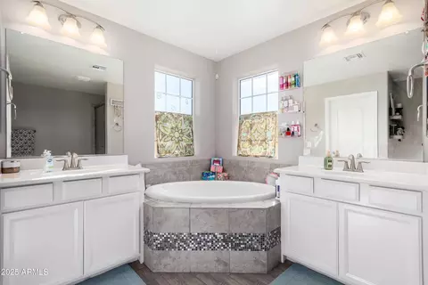 842 E Beverly Rd, Phoenix, AZ 85042 photo 15