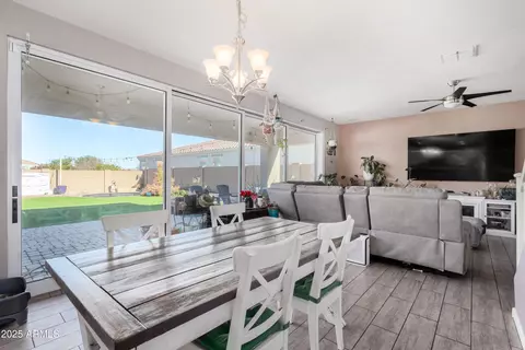 842 E Beverly Rd, Phoenix, AZ 85042 photo 8