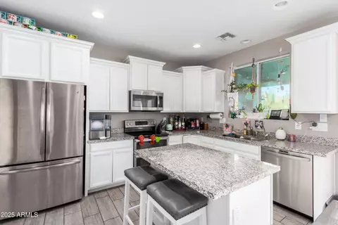 842 E Beverly Rd, Phoenix, AZ 85042 photo 10