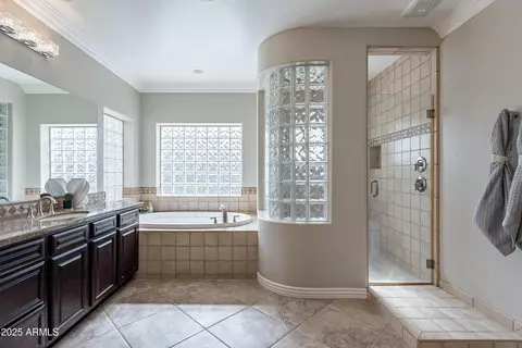 Bath - 4353 E Santa Fe Ct, Gilbert, AZ 85297 photo 5 of 7