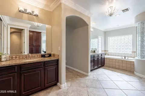Bath - 4353 E Santa Fe Ct, Gilbert, AZ 85297 photo 3 of 7