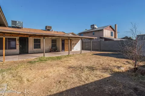 7519 W Wolf St, Phoenix, AZ 85033 photo 3