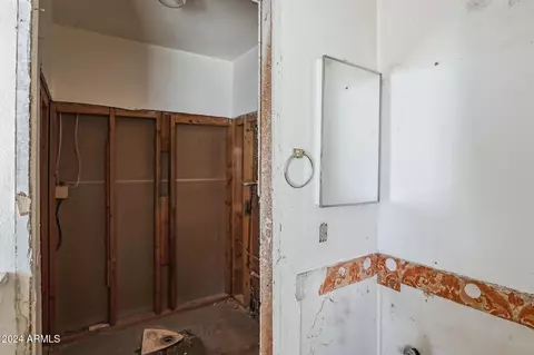 7519 W Wolf St, Phoenix, AZ 85033 photo 18