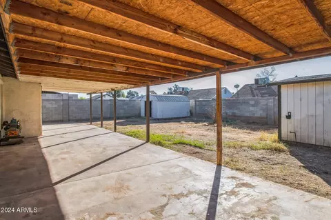 7519 W Wolf St, Phoenix, AZ 85033 photo 2