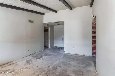 7519 W Wolf St, Phoenix, AZ 85033 photo 8