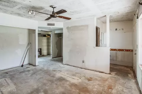 7519 W Wolf St, Phoenix, AZ 85033 photo 17