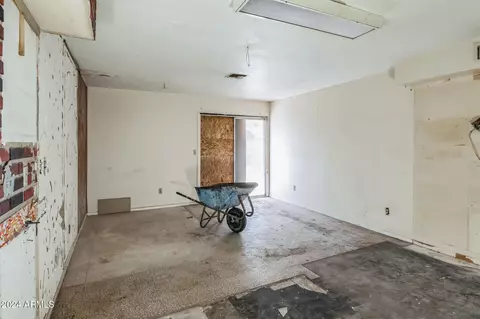 7519 W Wolf St, Phoenix, AZ 85033 photo 11