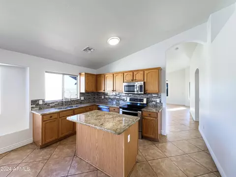 Kitchen - 1708 E Francisco Dr, Phoenix, AZ 85042 photo 2 of 2
