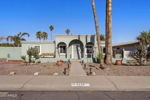 2410 W Paradise Dr, Phoenix, AZ 85029