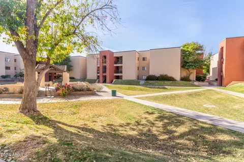1340 N Recker Rd #214, Mesa, AZ 85205