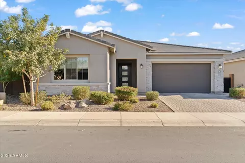 2835 E Los Gatos Dr, Phoenix, AZ 85050