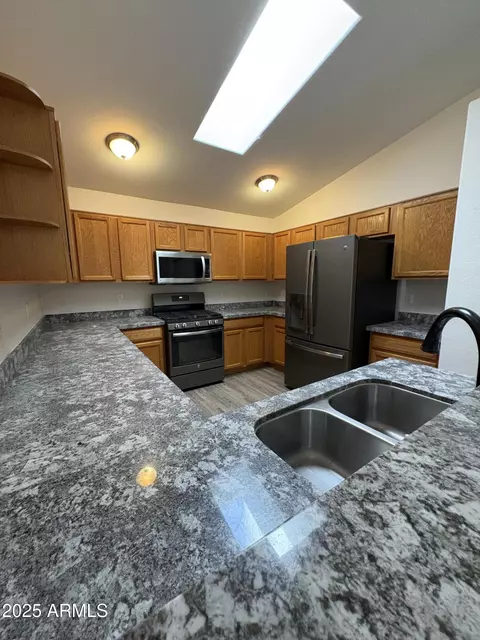 Kitchen - 8724 E Nopal Cir, Mesa, AZ 85209 photo 3 of 6