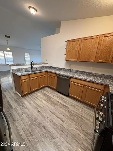 Kitchen - 8724 E Nopal Cir, Mesa, AZ 85209 photo 4 of 6