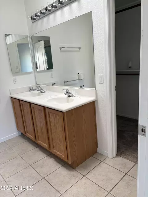 Bath - 8724 E Nopal Cir, Mesa, AZ 85209 photo 5 of 12