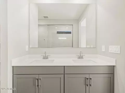 Bath - 17737 W Elm St, Goodyear, AZ 85395 photo 5 of 9