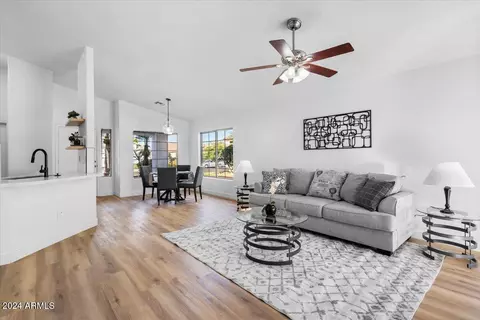 5771 W Seldon Ln, Glendale, AZ 85302