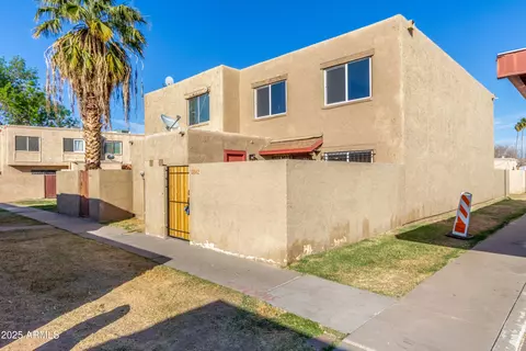 6842 W Monterosa St, Phoenix, AZ 85033