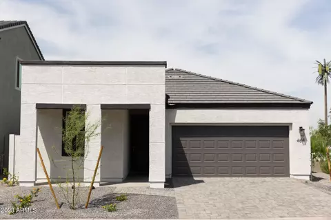 Exterior - 2334 E Levi Dr, Phoenix, AZ 85040 photo 3 of 4