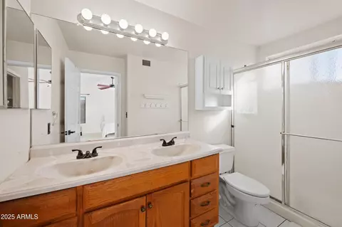 Bath - 1705 E Windsong Dr, Phoenix, AZ 85048 photo 2 of 3
