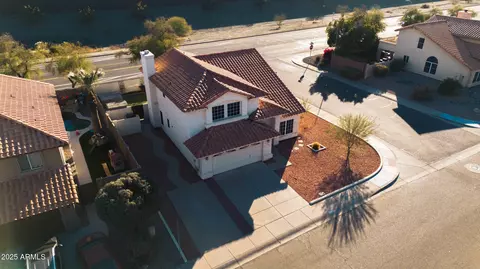 View/Area - 1705 E Windsong Dr, Phoenix, AZ 85048 photo 1 of 6