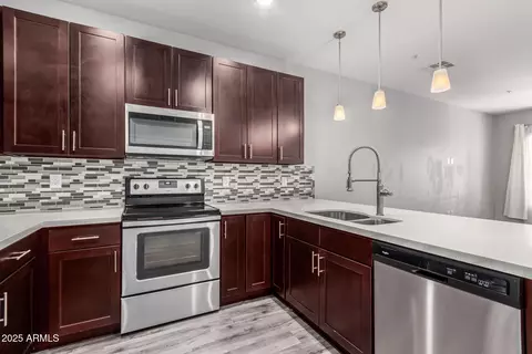 2821 S Skyline Dr #123, Mesa, AZ 85212