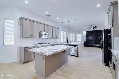 Kitchen - 1270 E Baranca Rd, Gilbert, AZ 85297 photo 3 of 5