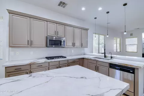 Kitchen - 1270 E Baranca Rd, Gilbert, AZ 85297 photo 4 of 5