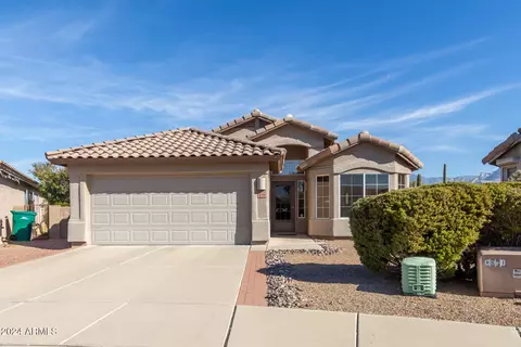 2560 W Bluffs Peak Ct, Tucson, AZ 85742