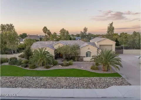 2330 E Brooks Farm Rd, Gilbert, AZ 85298