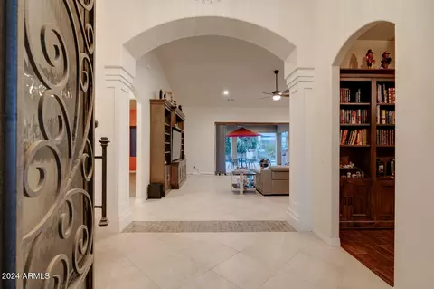 2330 E Brooks Farm Rd, Gilbert, AZ 85298 photo 5