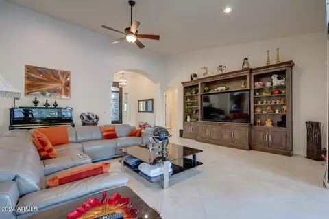 2330 E Brooks Farm Rd, Gilbert, AZ 85298 photo 10