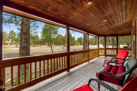 2265 Wright Cir, Overgaard, AZ 85933 photo 5