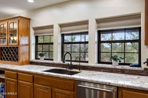 2265 Wright Cir, Overgaard, AZ 85933 photo 11