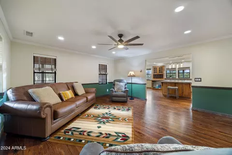 2265 Wright Cir, Overgaard, AZ 85933 photo 14